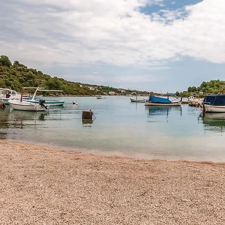 Holiday Home - Five-Bedroom Holiday Home Kanica With Sea View Sevid
