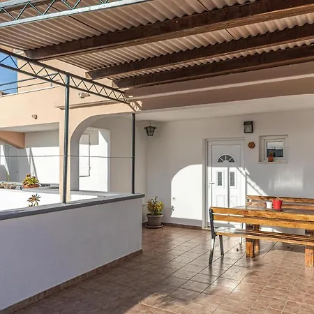 Holiday Home - Five-Bedroom Holiday Home Kanica With Sea View Vakantiehuis Sevid