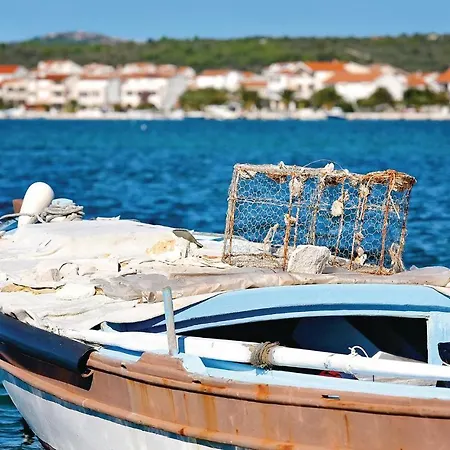 Holiday Home - Five-Bedroom Holiday Home Kanica With Sea View