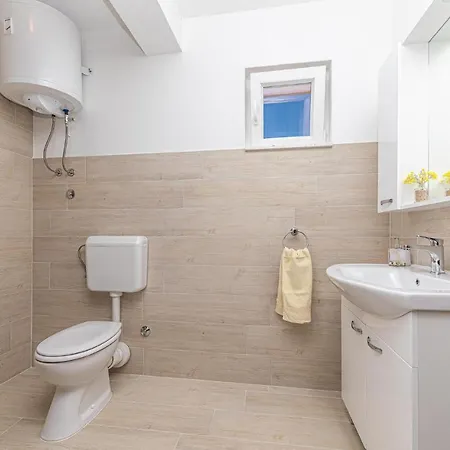 Holiday Home - Five-Bedroom Holiday Home Kanica With Sea View * Sevid
