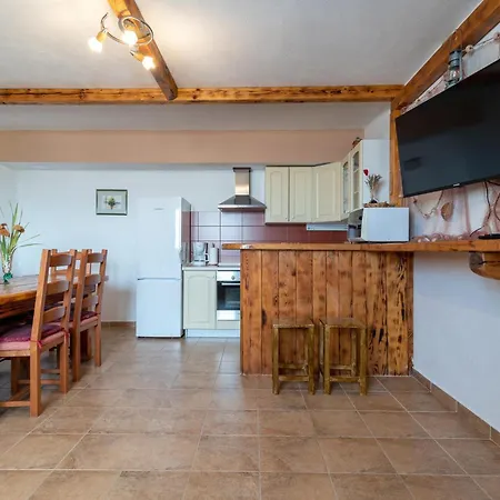 Holiday Home - Five-Bedroom Holiday Home Kanica With Sea View